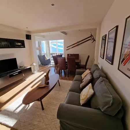 De Lujo Familiar St. Moritz Apartment *